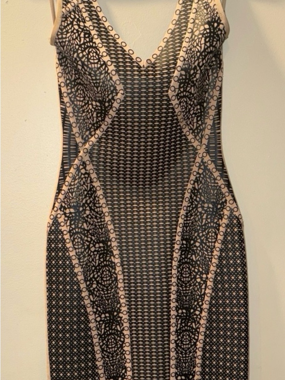 NWOT Herve Leger Black and Beige Patterned Midi Bodycon Dress